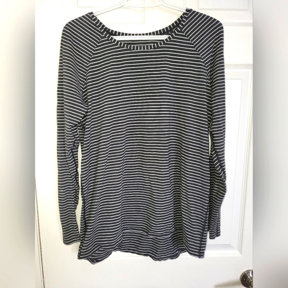 lululemon athletica Tops - Lululemon womens long sleeve shirt